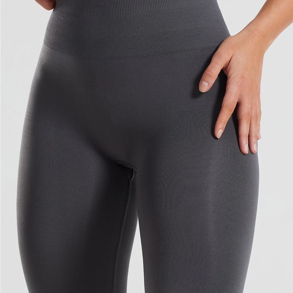 NWT Scrunch butt leggings! 🍑 - Picture 2 of 6